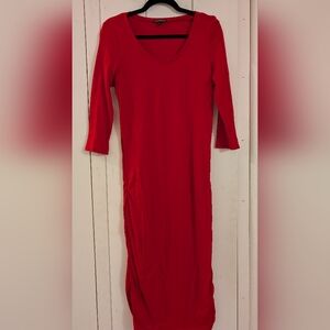 Express Midi Dress with quarter length sleeves